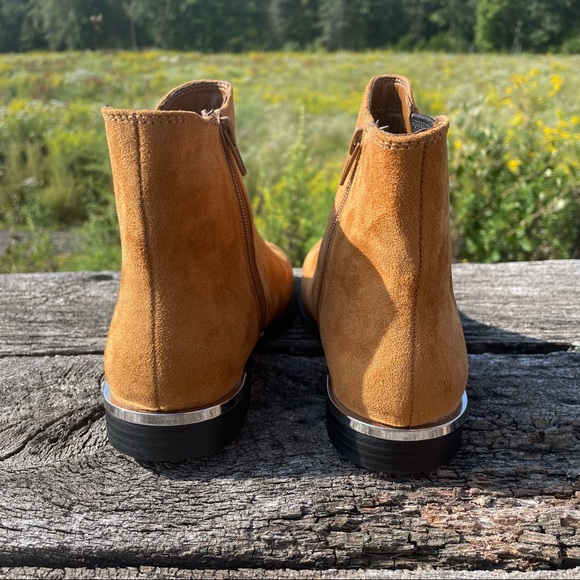 NWT Nine West Light brown and black flat ankle vegan faux suede booties - Picture 4 of 10